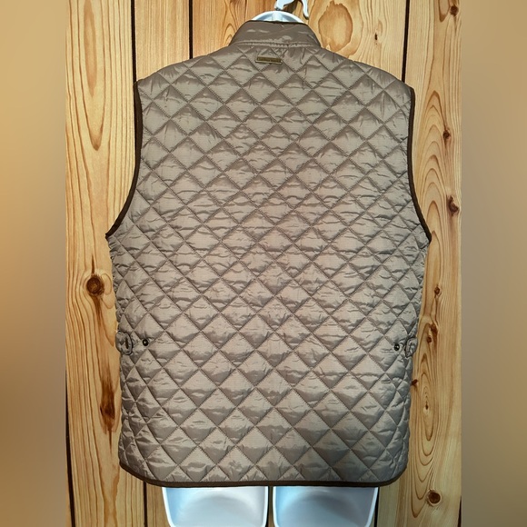 Southern Marsh Women’s Quilt Vest Burnt Taupe Size M Logo Full Zip Pockets Light - Picture 2 of 15